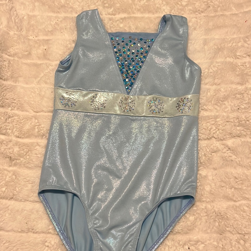 No size. I think it’s 5-6x sparkles blue ballerina outfit for gymnastics